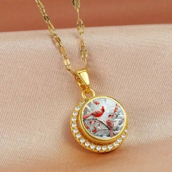 Independent Jewelry - Gold Rotating CARDINAL Red Bird Pendant Necklace